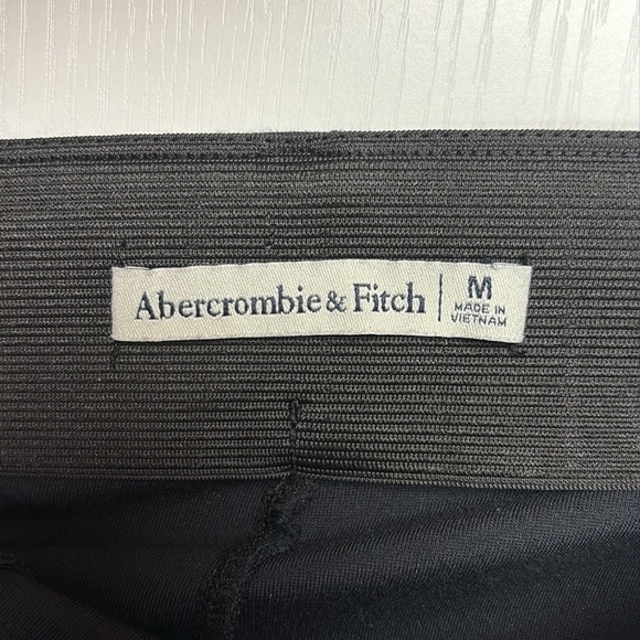 Abercrombie & Fitch Ponte High Rise Pull-On Slit Trouser Pant Black Medium - Picture 7 of 8